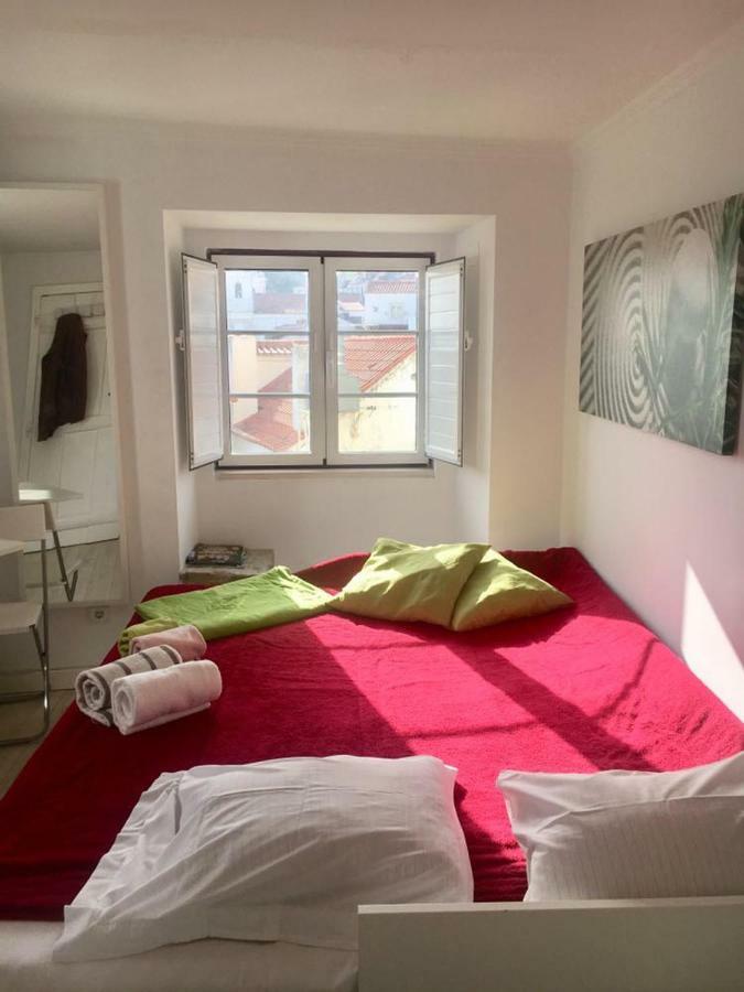 Pequeno Hostel Studio Lissabon Buitenkant foto